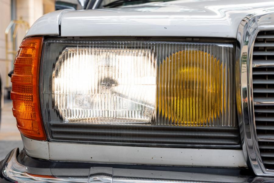 Детали экстерьера Mercedes-Benz 280 CE (C123) 1978 года  (EU) (фото 15 из 133)